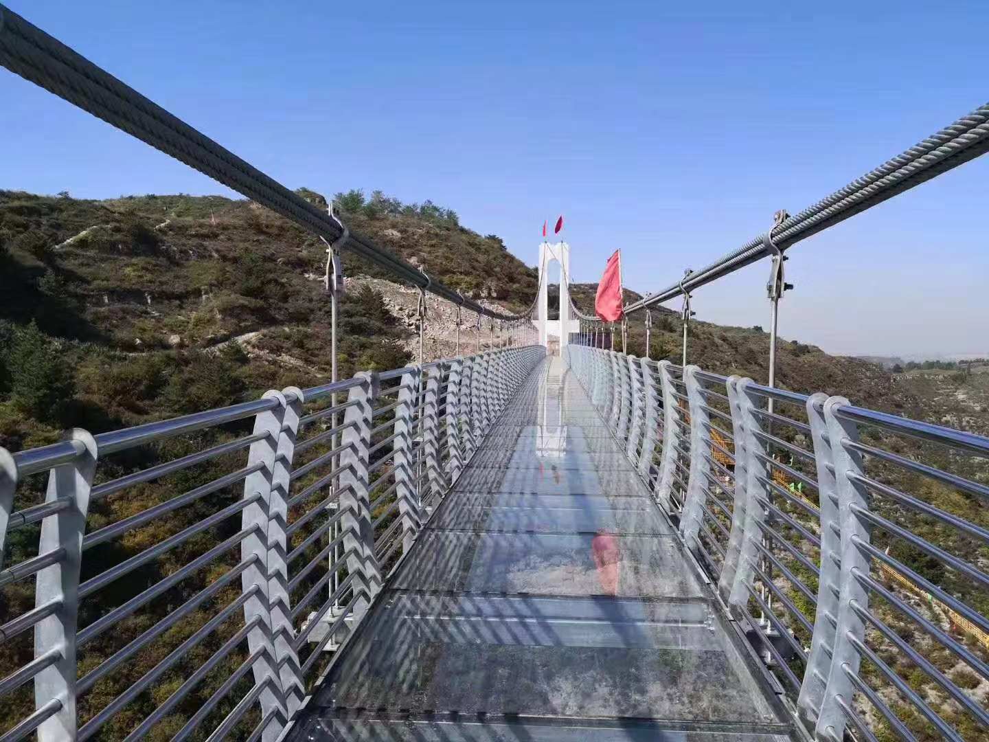 景区玻璃吊桥公司_湖南其他游艺设施造价