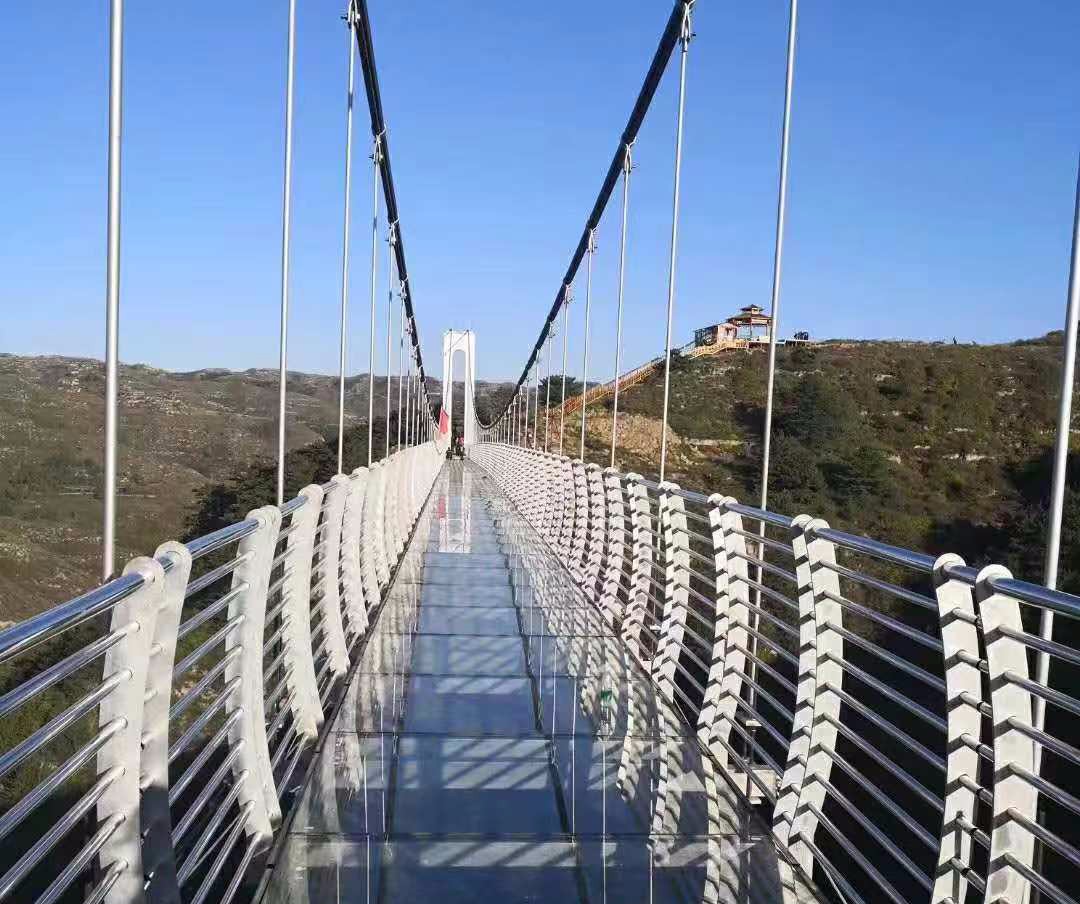 高空玻璃吊桥建造单位_贵州其他游艺设施安装厂家