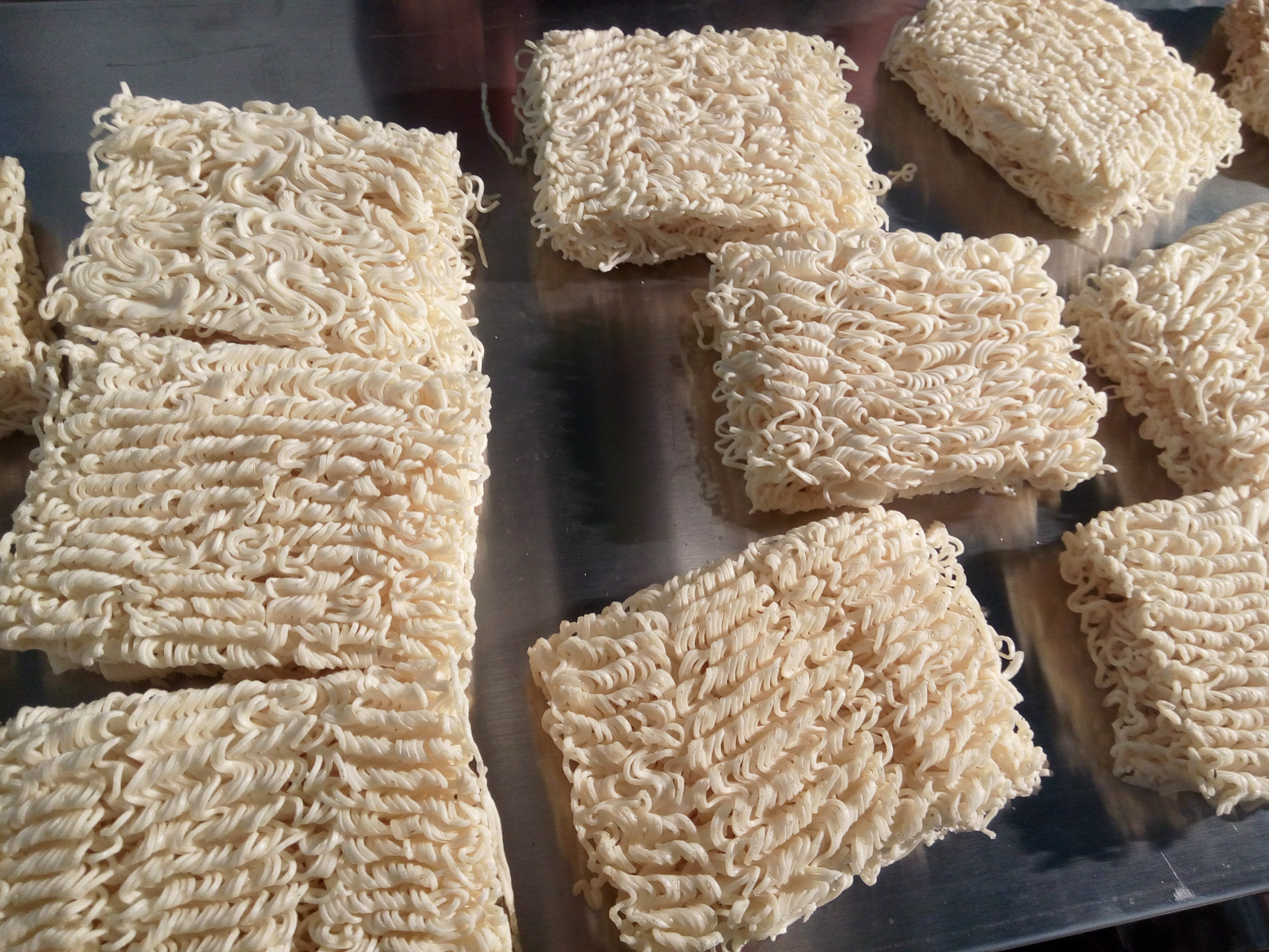 新型营养米黄金米生产设备价格_成熟技术休闲食品加工设备