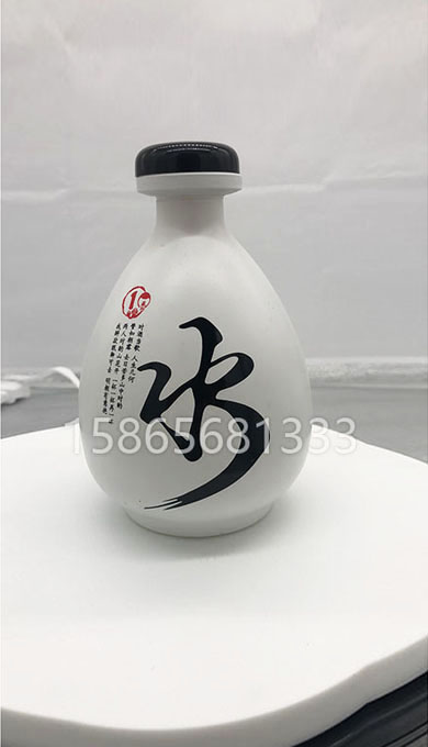 苏州乳白玻璃瓶定制_玻璃工艺品相关