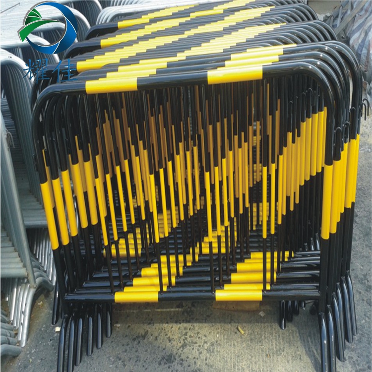 正规移动护栏  活动铁马围栏生产厂家_质量好隔离栅、栏、网制造商