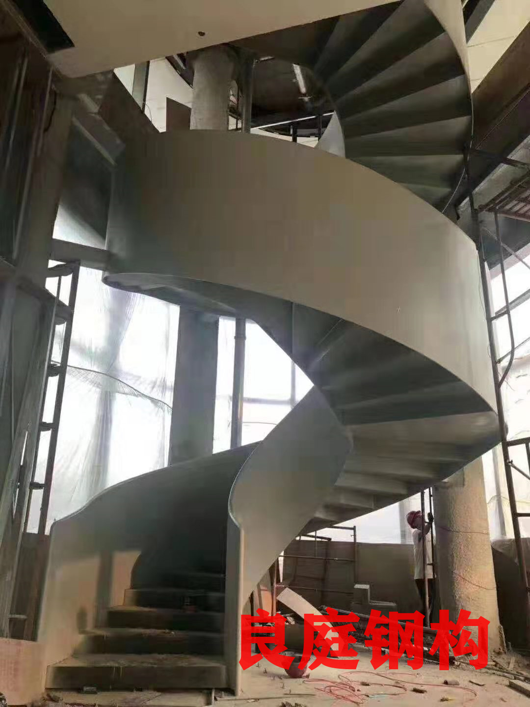 清白江钢楼梯焊接-四川良庭建设工程有限公司
