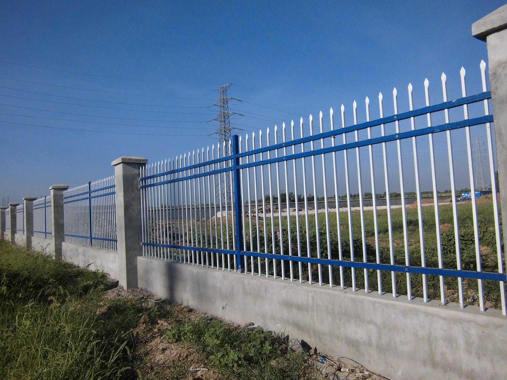 河南锌钢护栏采购_锌钢护栏冲孔机相关-河南恒达金属丝网制品有限公司