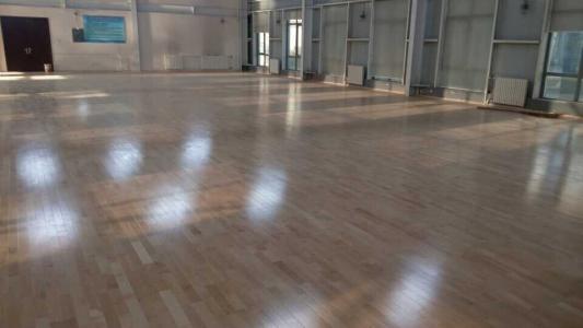 木纹运动地板_室内运动木地板相关-湖南德冠木业有限公司