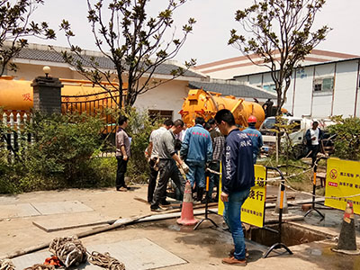 长沙清理泥浆_哪里有环保项目合作服务-湖南鑫辉清洁服务有限公司