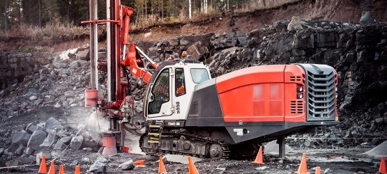 廊坊潜孔钻机型号_隧道制造商-山东垒石机械设备有限公司