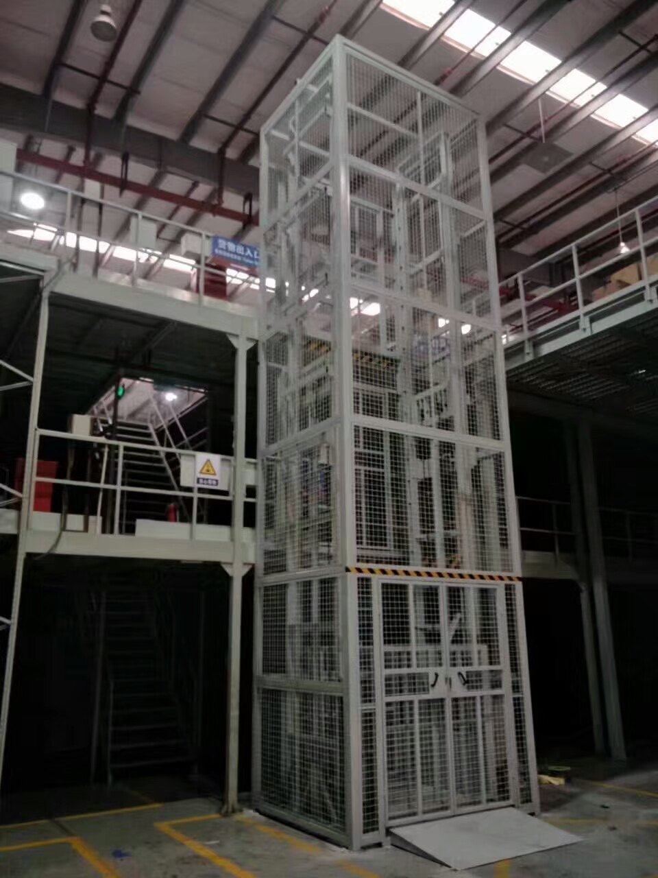 升降机货梯安装方案_免安检销售电话-山东启运机械有限公司
