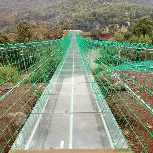 山东玻璃吊桥定制_白玻玻璃相关-新乡市天心游乐设备有限公司