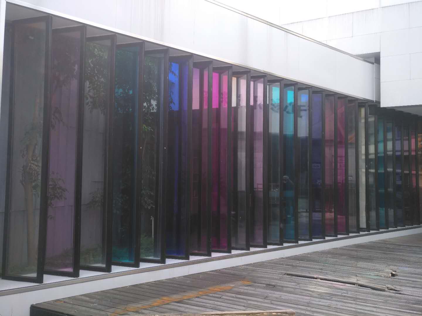 知名夹层彩色玻璃多少钱-佛山市展沃玻璃科技有限公司
