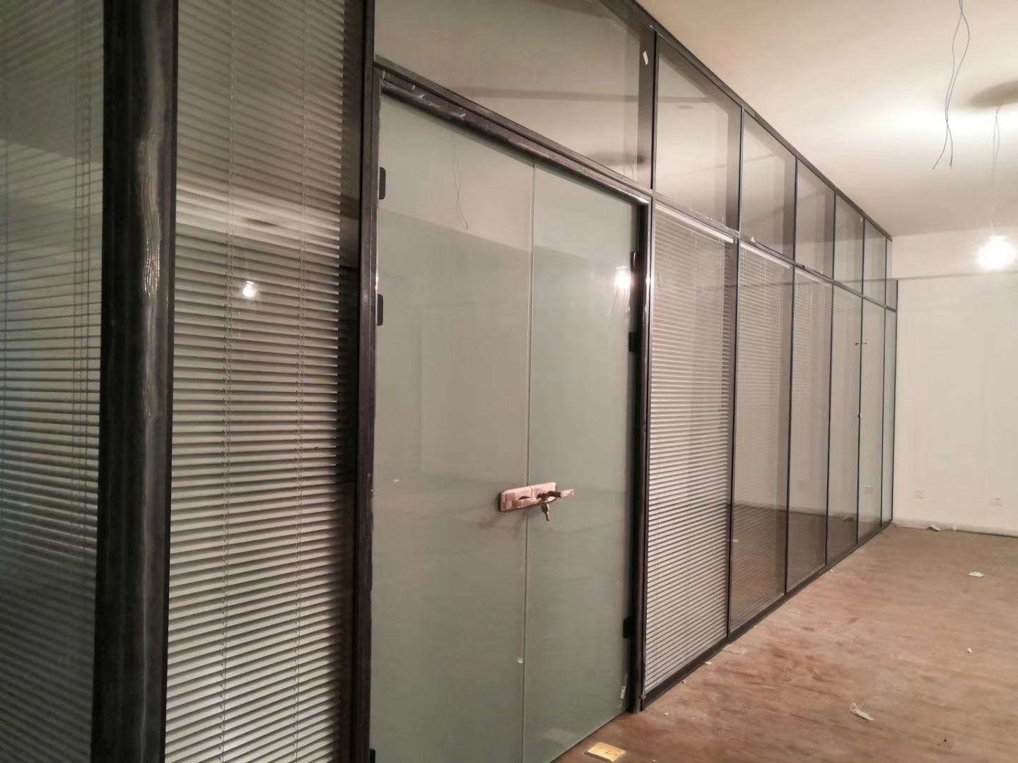 湖南客厅玻璃隔断墙价格_提供隔断与吊顶-长沙泰镁装饰建材有限公司