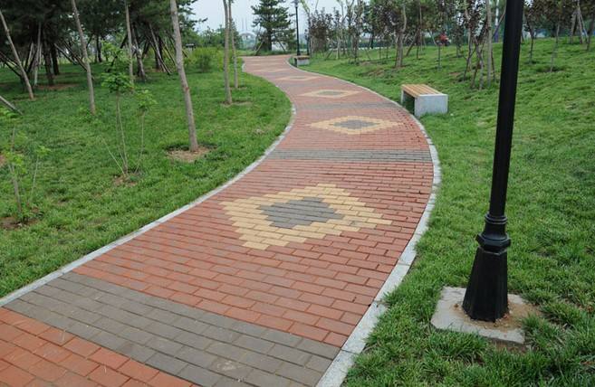 彩色路面砖价格_地板砖相关-吉林市吉林经济技术开发区宏鑫水泥制品厂