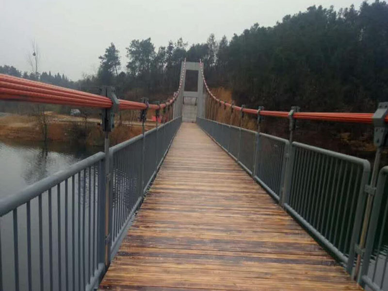 贵州木质吊桥项目_公园娱乐休闲项目合作设计-河南晟宏游乐设备有限公司