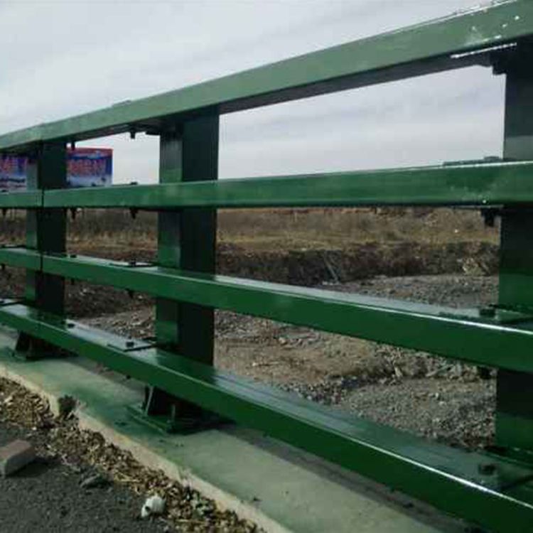 桥梁护栏厂家桥梁防撞栏杆不锈钢复合管护栏来图定制现场安装_桥梁护栏