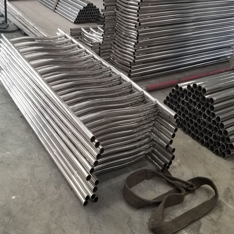 三明提供不锈钢复合管护栏加工_园艺护栏相关-山东远征金属材料有限公司
