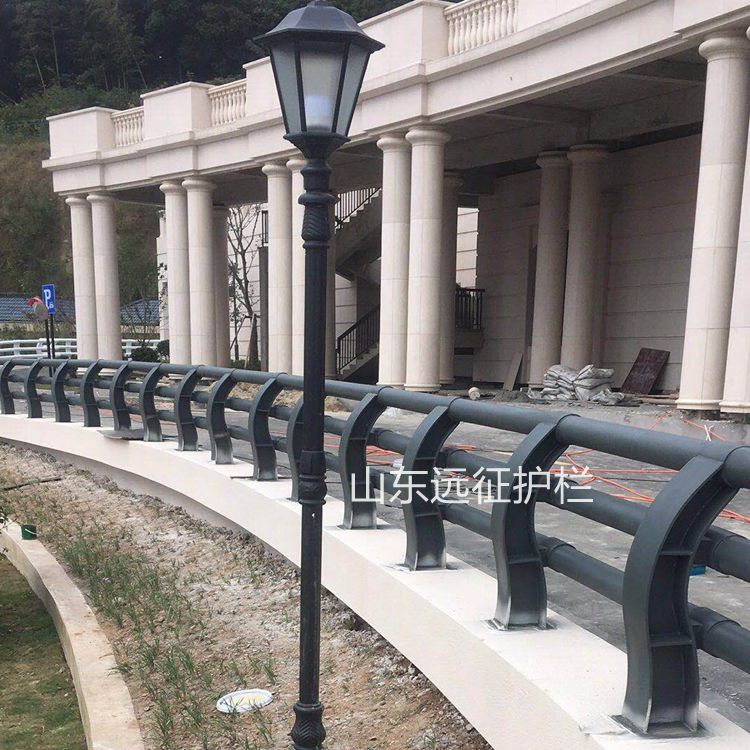 贵州提供桥梁栏杆_提供防撞设施生产厂家-山东远征金属材料有限公司