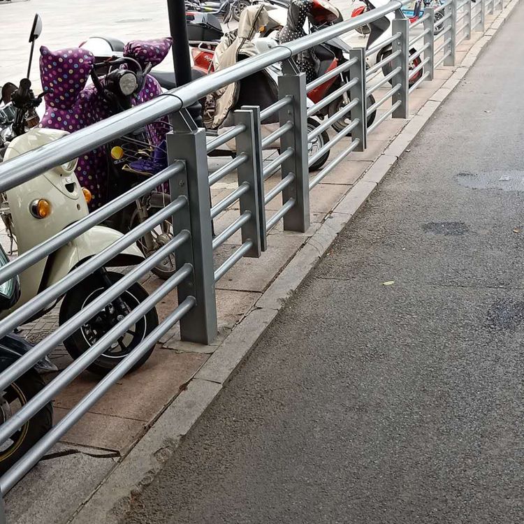 桥梁护栏人行道护栏不锈钢碳素钢复合管_人行道护栏