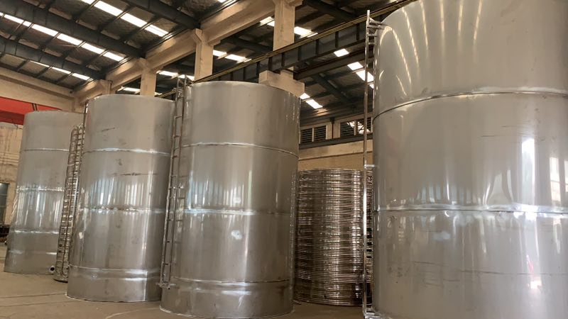 寿光6吨酒罐安装_ 酒罐生产厂家相关-大海（山东）不锈钢制品有限公司