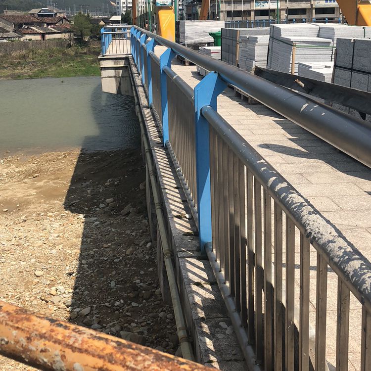 河南提供桥梁人行道护栏施工-山东远征金属材料有限公司