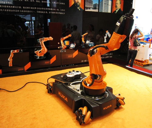 维修库卡机器人自动化焊接设备 不锈钢焊接 铁架焊接 搬运机械_库卡机器人