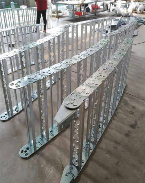 钢厂钢制拖链厂家_钢铝拖链 桥式钢制相关-沧州惠达机床附件有限公司