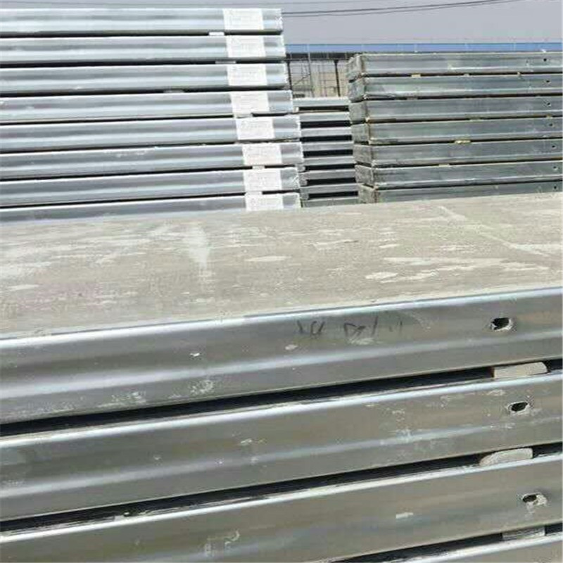 自重轻密度大轻型钢骨架屋面板怎么施工_安徽特种建材-河北京洲建筑科技有限公司
