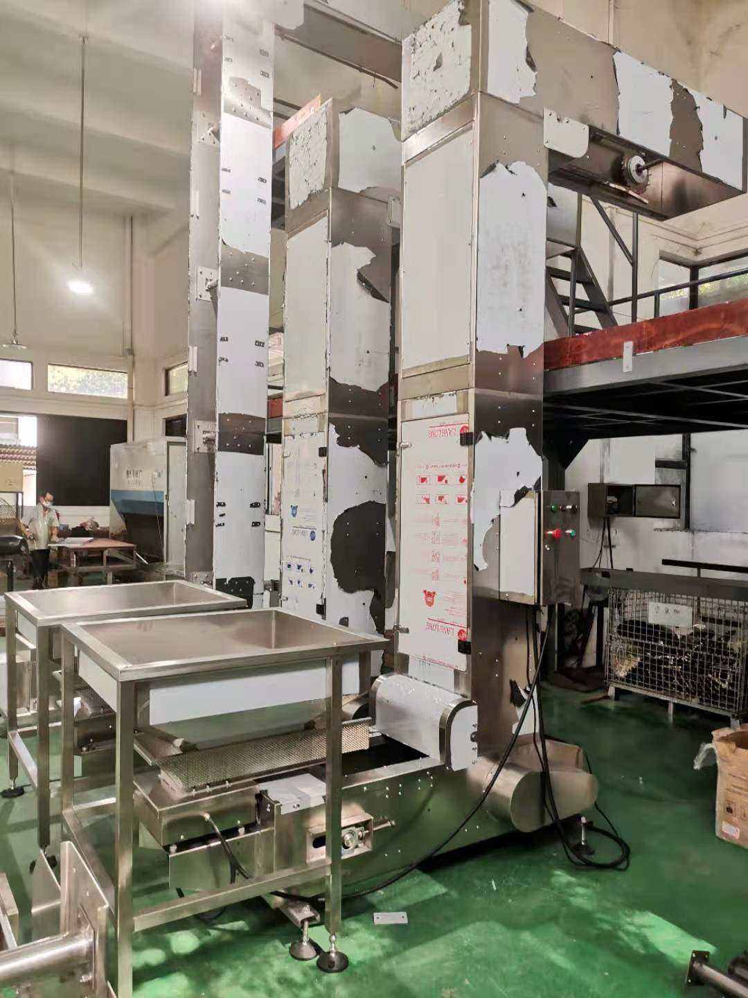 自动喂料机视频 螺旋提升机生产厂家 新乡市高卓振动设备有限公司