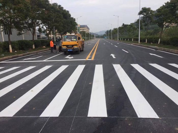 停车场道路划线施工_高速道路划线_湖南鸿益交通设施有限公司