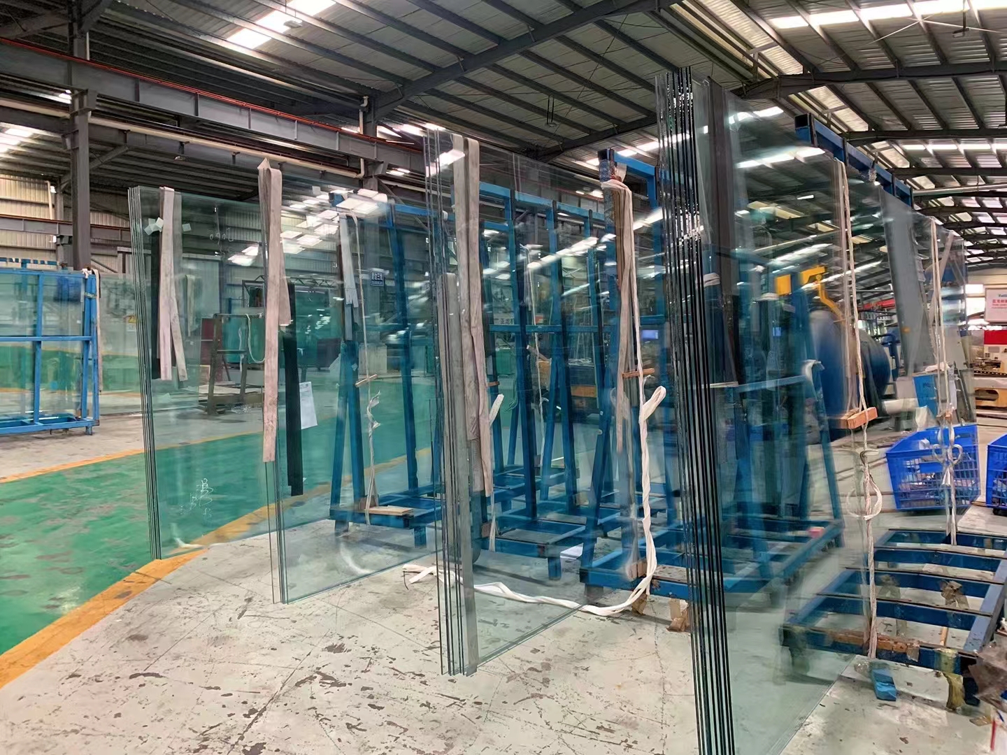 惠州哪里有雨棚夹胶玻璃生产厂家_佛山进口雨棚夹胶玻璃报价_佛山市盛通华鑫玻璃有限公司