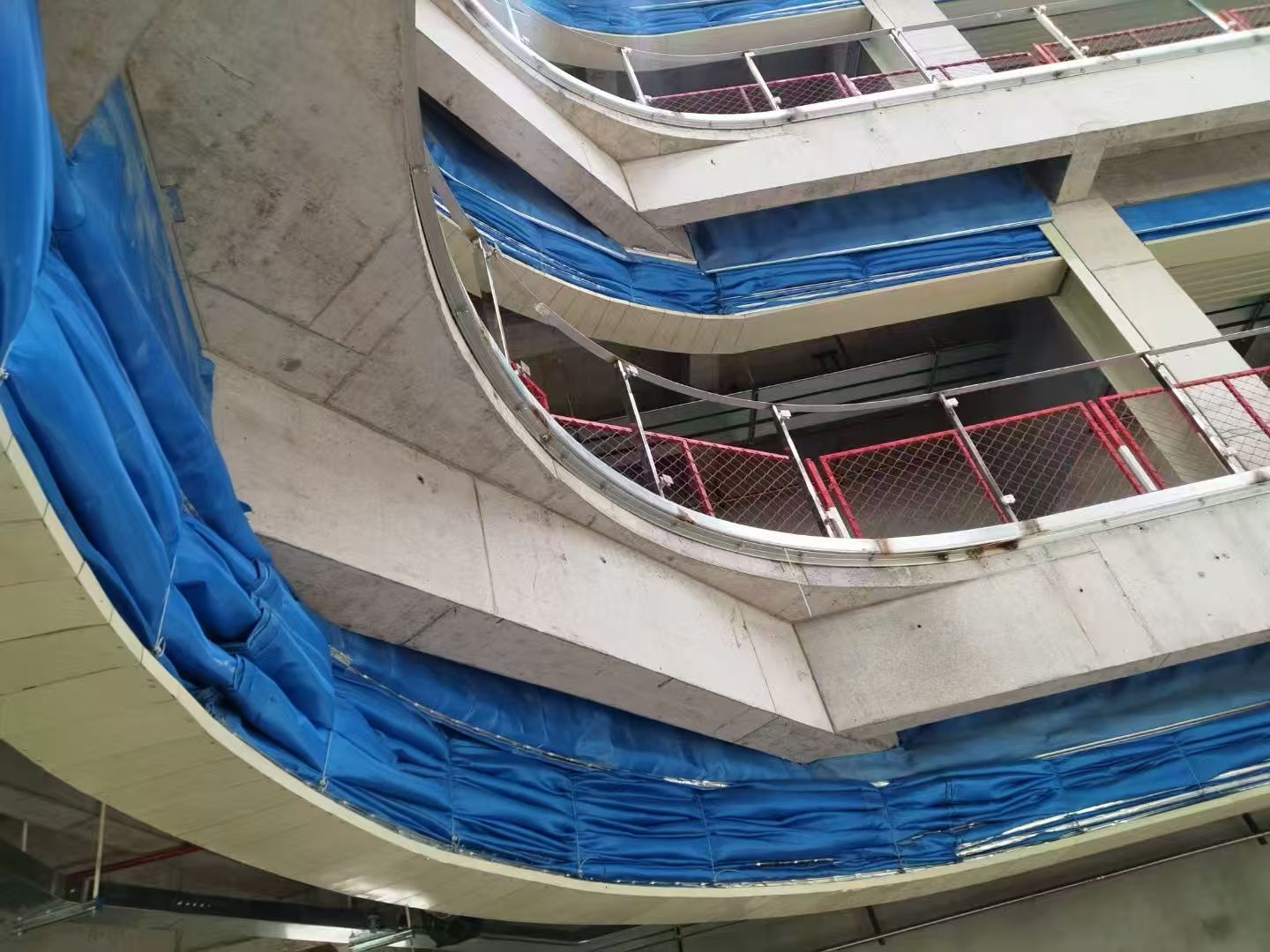 弯钢化夹胶玻璃