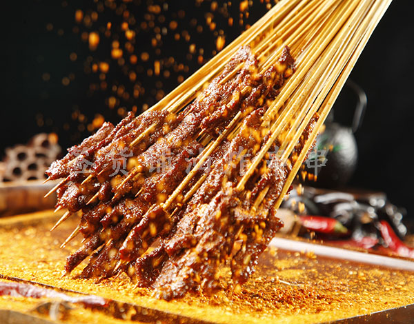 油炸串串也叫长药油炸,乐山油炸,油炸串串香,是一种